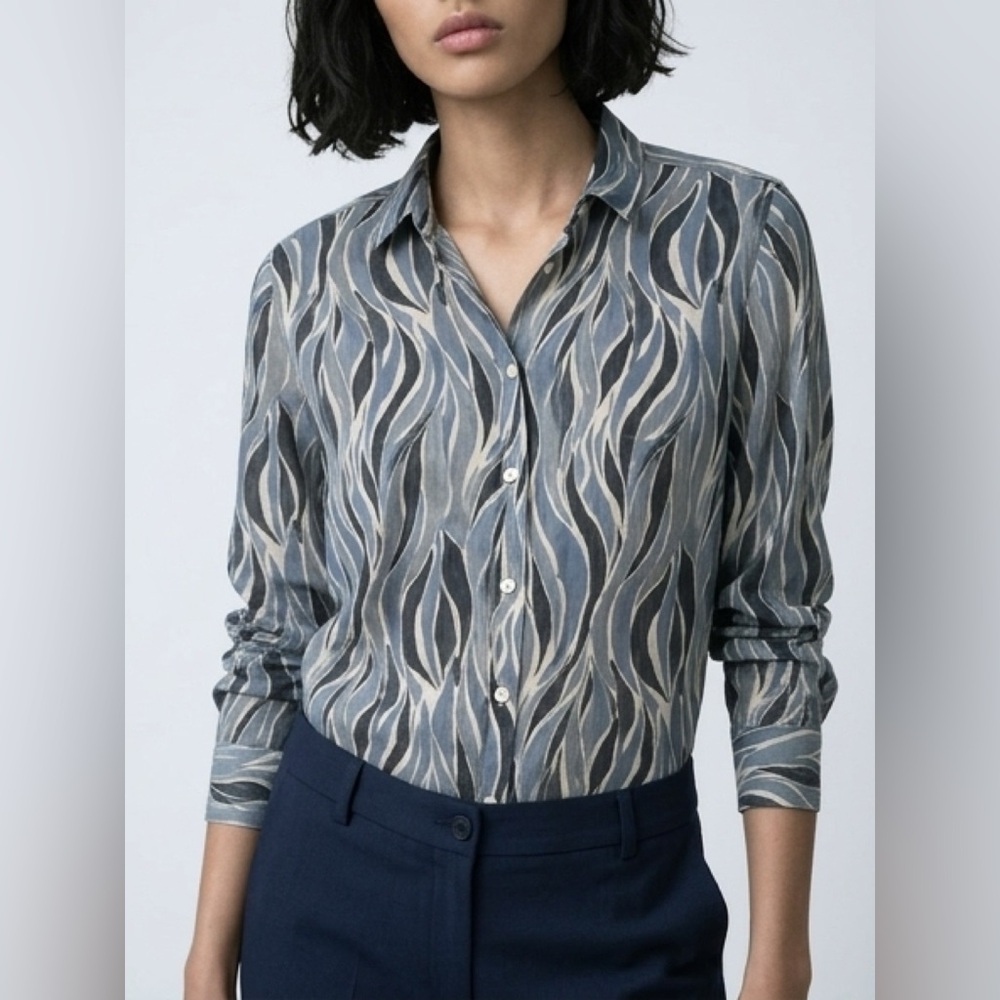 Hartford Blue and White Button Down Shirt - Picture 5 of 5